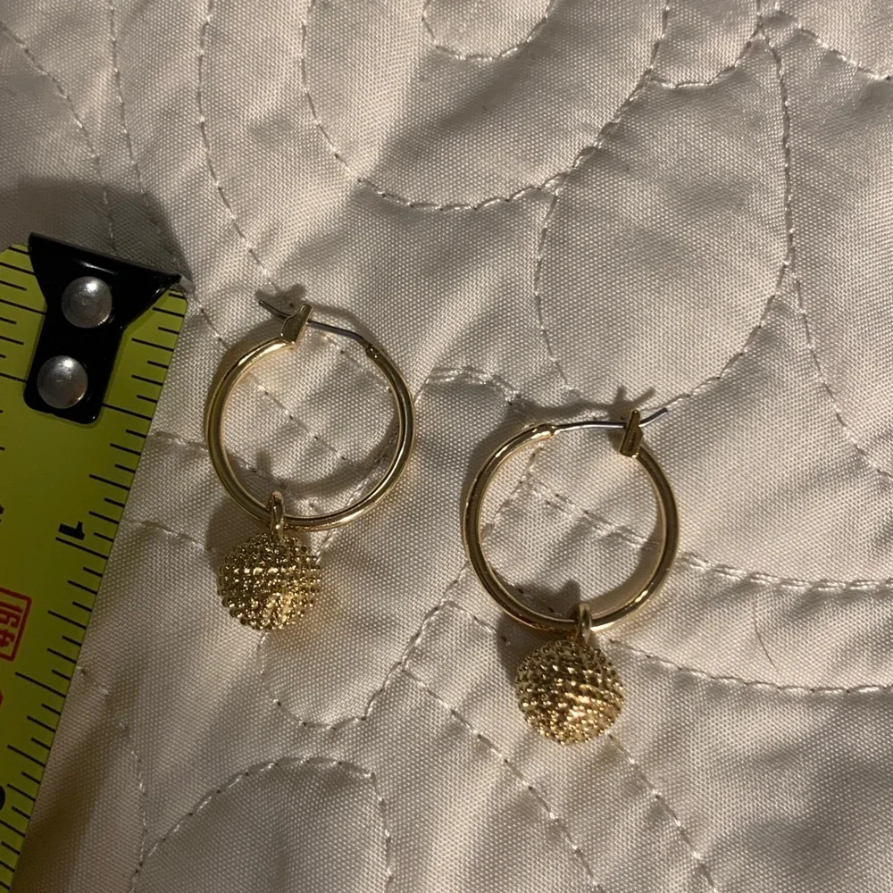 Hoop and charm earrings NEW - Picture 4 of 4